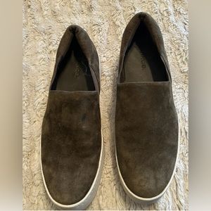 Vince Platform Warren Fashion Sneakers Slip- On Women’s Sz 40 dark green suede